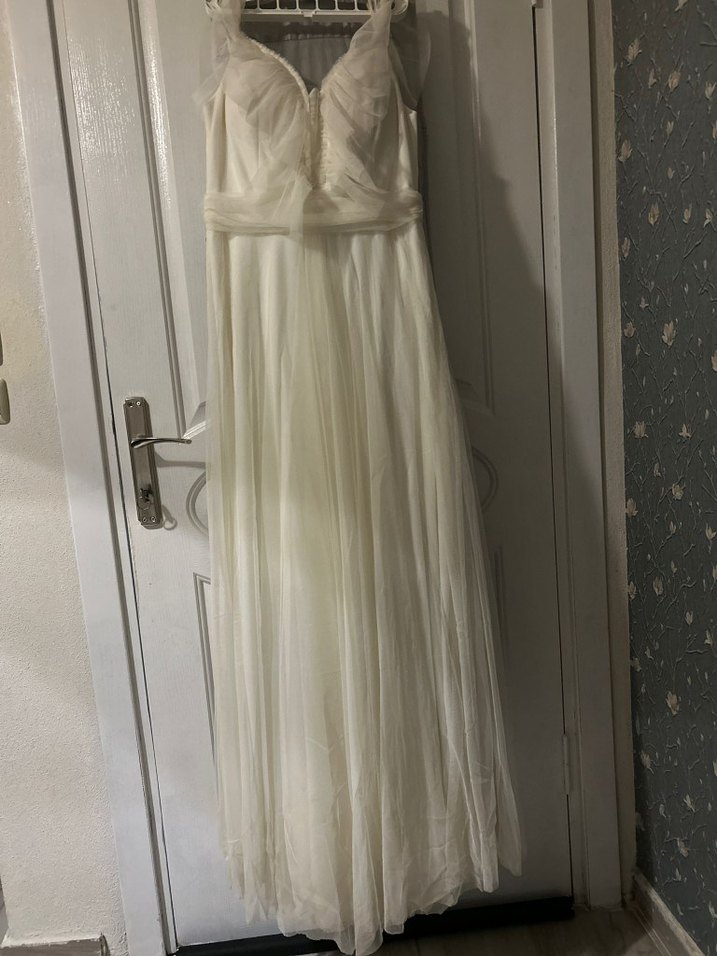 V Yaka İnce Askılı Beyaz Bohem Gelinlik - Görsel 3