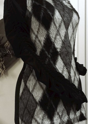 GRİ DESENLİ UZUN KOLLU KADIN SUNİ KÜRKLÜ BLUZ - Görsel 2