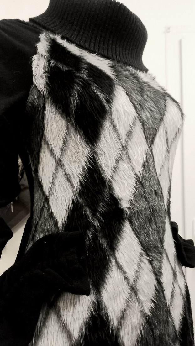 GRİ DESENLİ UZUN KOLLU KADIN SUNİ KÜRKLÜ BLUZ - Görsel 5