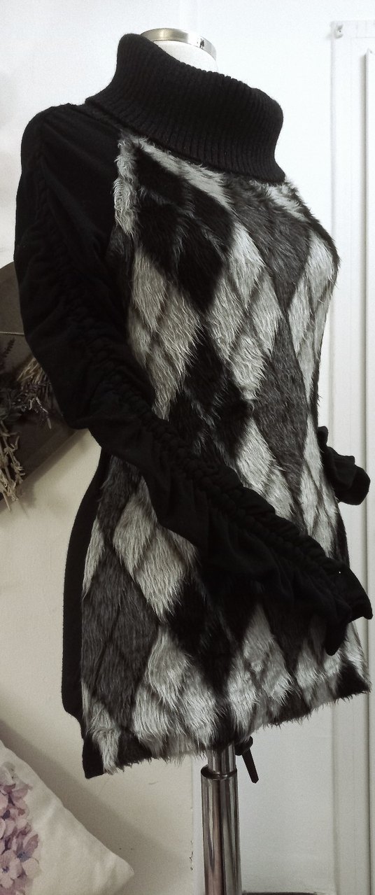 GRİ DESENLİ UZUN KOLLU KADIN SUNİ KÜRKLÜ BLUZ - Görsel 2