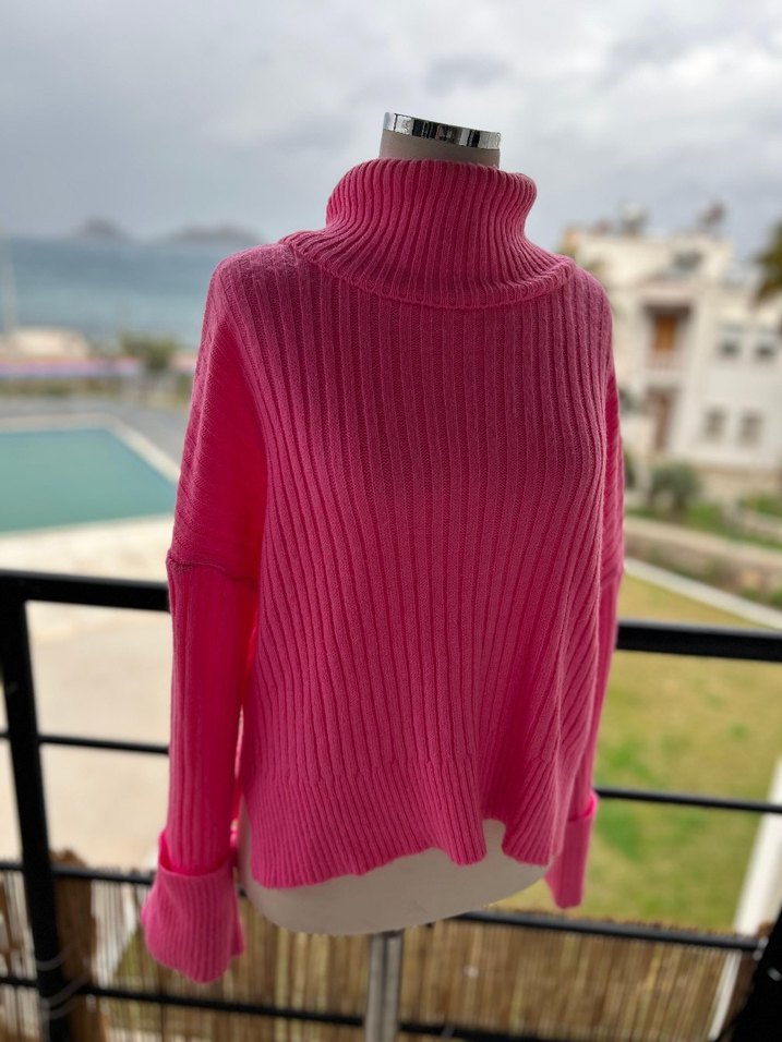 PEMBE BOĞAZLI ÖRGÜ KADIN KAZAK - Görsel 3