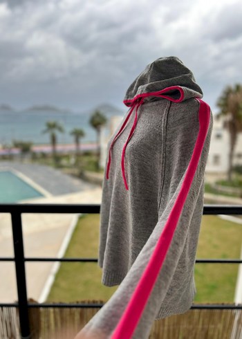 GRİ KAPÜŞONLU NEON PEMBE TRİKO KADIN SWEATSHİRT - Görsel 4