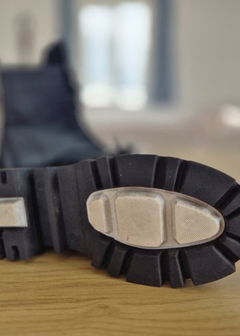 SIYAH BEYAZ YÜKSEK DOLGU TOPUKLU KADIN BOT - Görsel 5