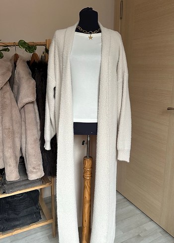 Uzun Beyaz Örgü Kadın Hırka - Görsel 2