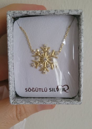 Diğer Altin Renk Gumus Mini Kar Tanesi Kolye