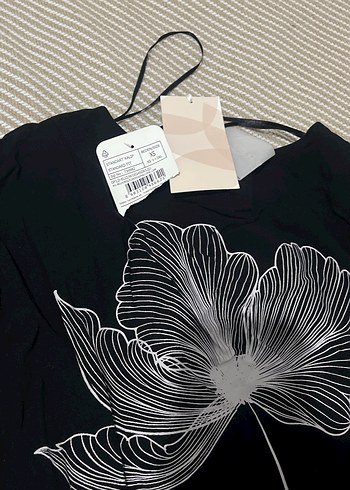 Siyah Baskılı  yetim Kollu Midi Tişört - Görsel 5