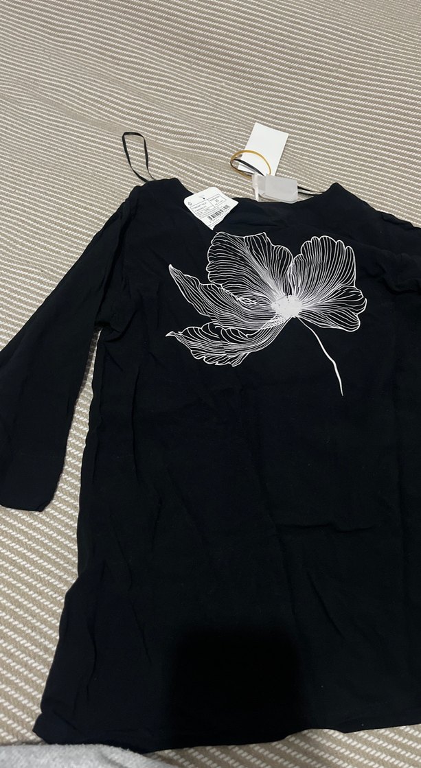 Siyah Baskılı  yetim Kollu Midi Tişört - Görsel 2