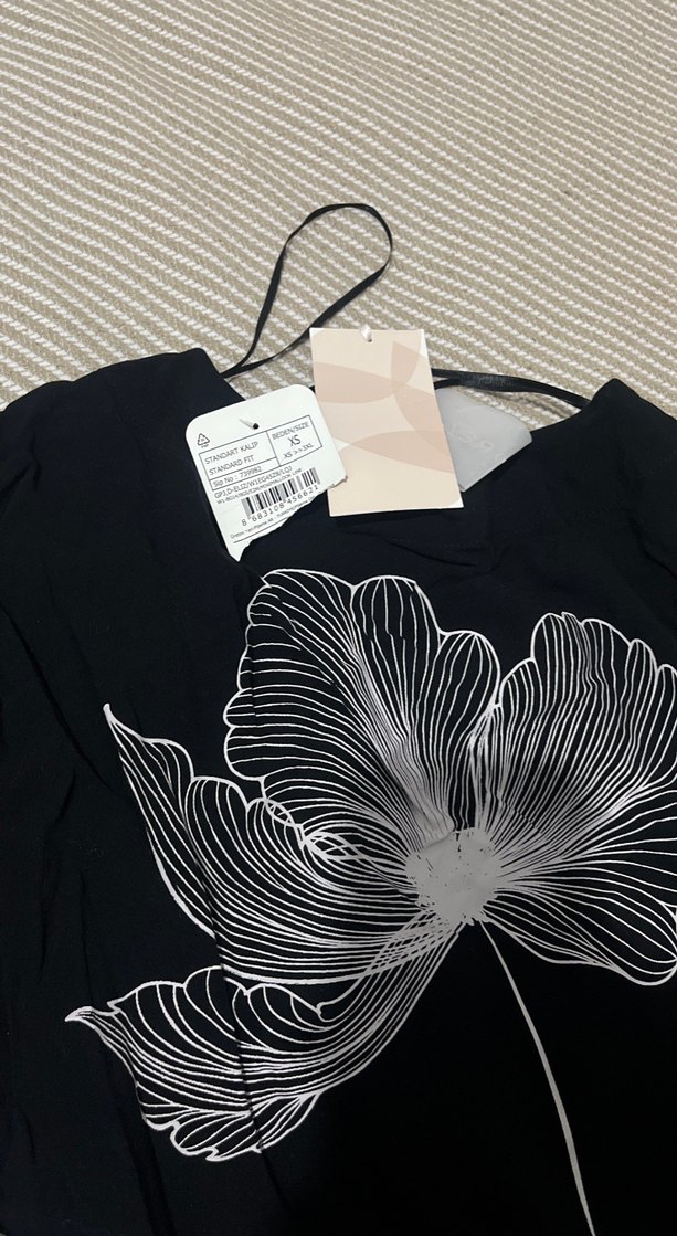 Siyah Baskılı  yetim Kollu Midi Tişört - Görsel 5