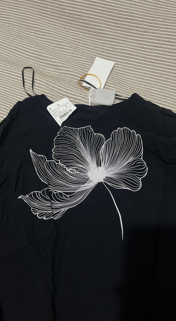 Siyah Baskılı  yetim Kollu Midi Tişört - Görsel 4