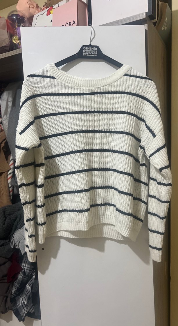 Beyaz Gri Çizgili Kadın Triko Kazak - Görsel 2