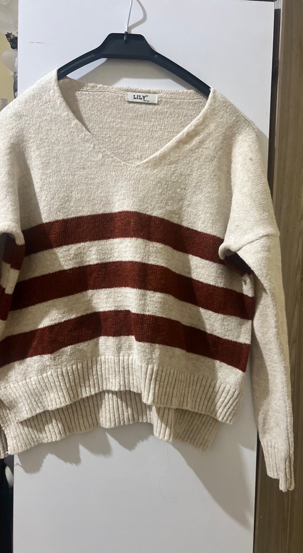 Bej Çizgili V Yaka Örgü Kadın Kazak - Görsel 2