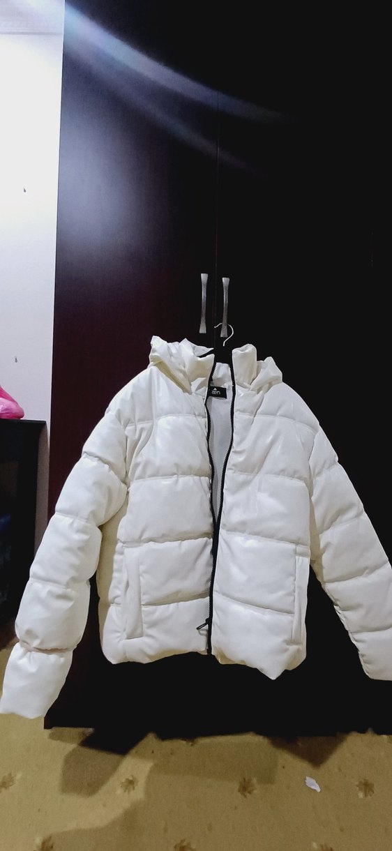 Kapüşonlu Beyaz Kadın Kışlık Mont - Görsel 3