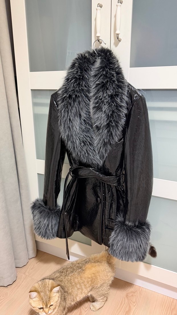 Siyah Deri Mini Kürklü Kısa Ceket mont - Görsel 5