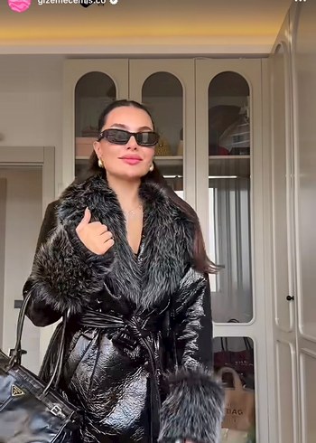 Kürk Detaylı Siyah Mini Deri Ceket Mont - Görsel 2