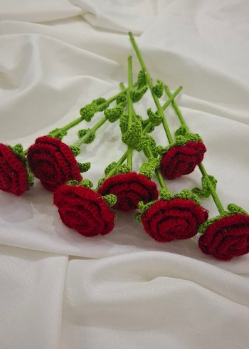 El Yapımı Kırmızı Örgü Gül - Görsel 7