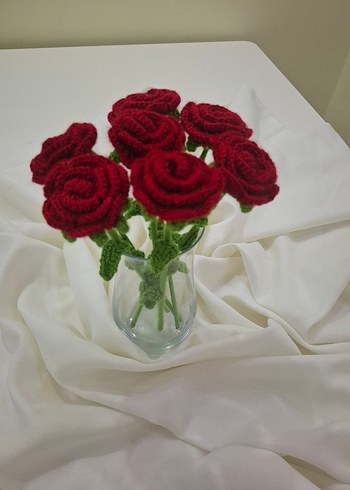 El Yapımı Kırmızı Örgü Gül - Görsel 4