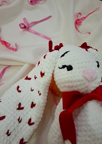 Kırmızı Fiyonk Detaylı Beyaz Peluş Tavşan - Görsel 2