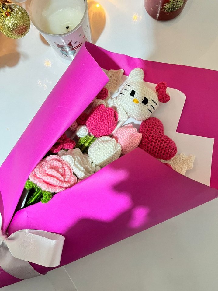 Amigurumi Hello Kitty ve Çiçek Buketi - Görsel 2