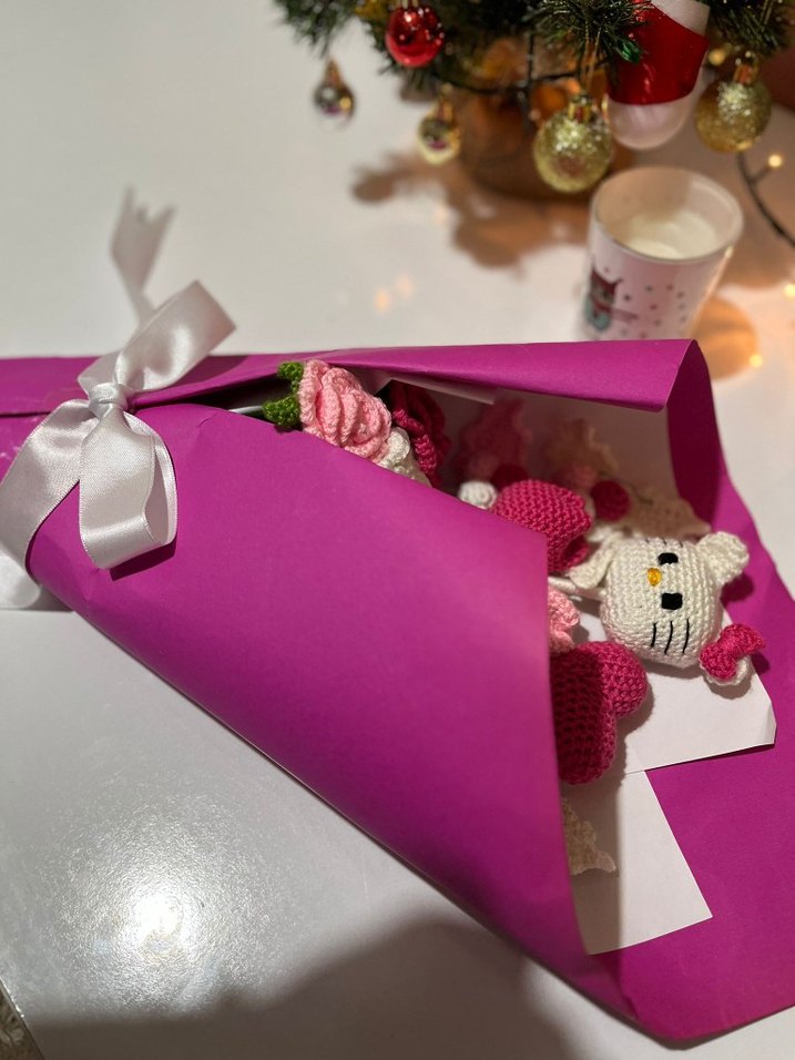 Amigurumi Hello Kitty ve Çiçek Buketi - Görsel 4