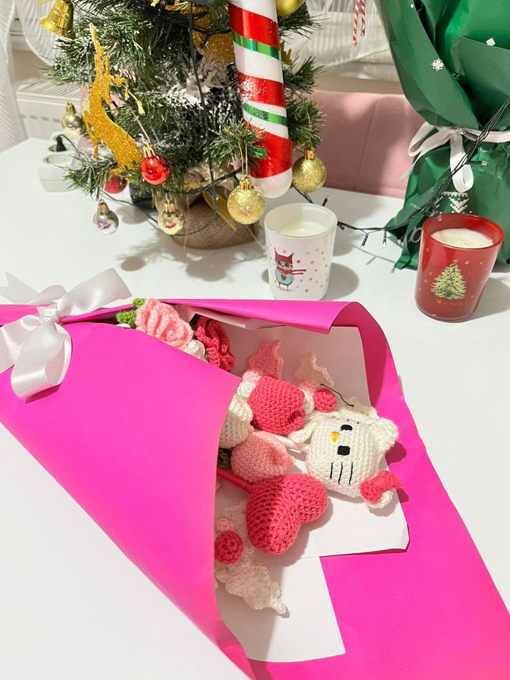 Amigurumi Hello Kitty ve Çiçek Buketi - Görsel 5