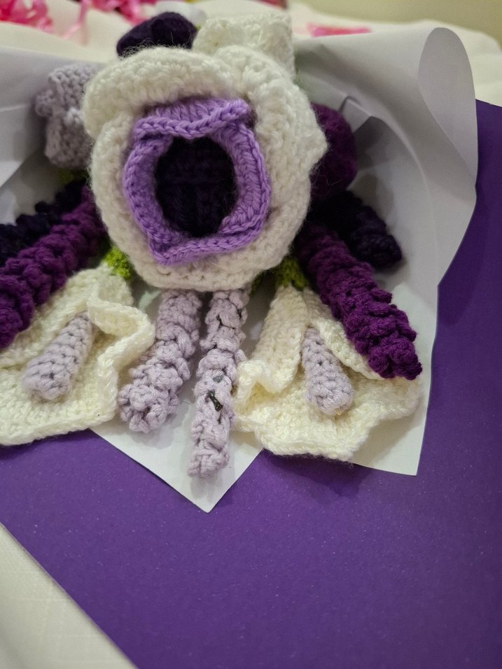 Mor Beyaz Örgü Bohem Çiçek Buketi - Görsel 2