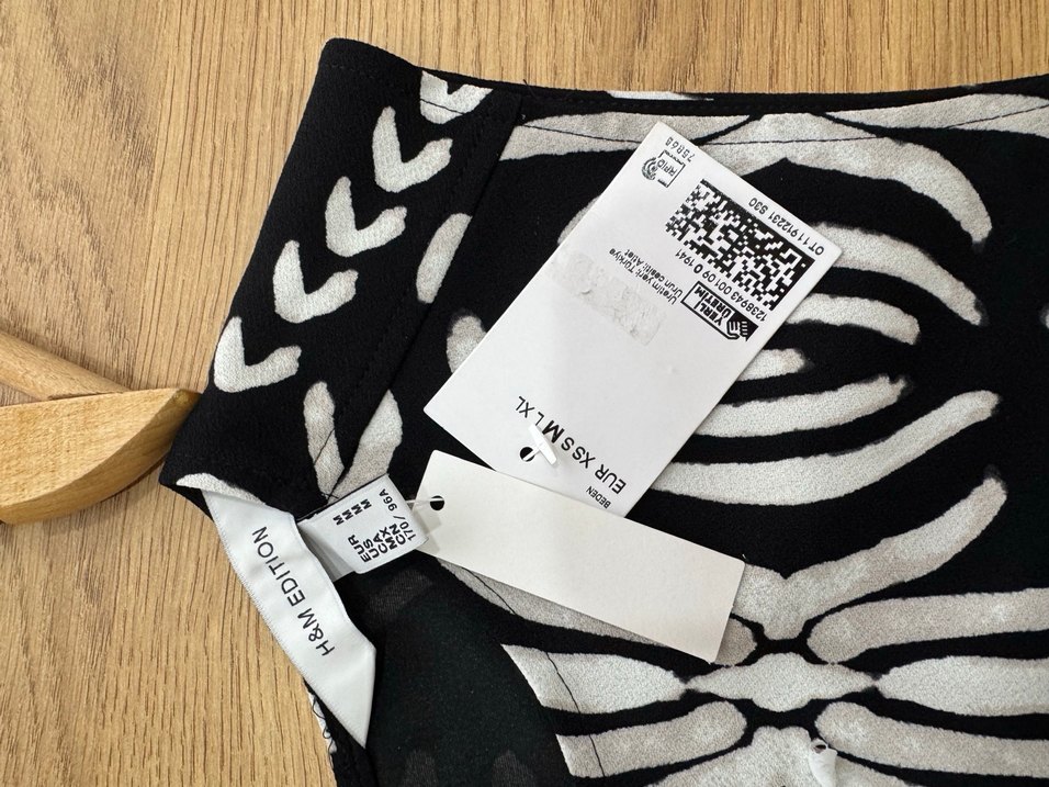 H&M kolsuz üst etiketli - Görsel 3