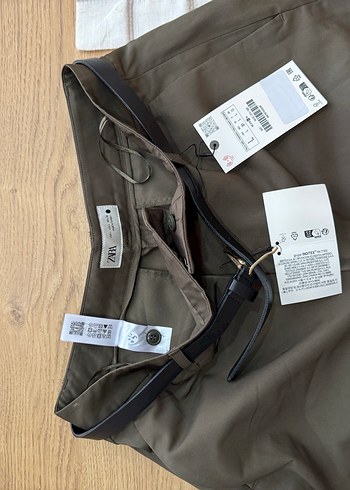Zara.haki havuç pantolon etiketi üzerinde - Görsel 5