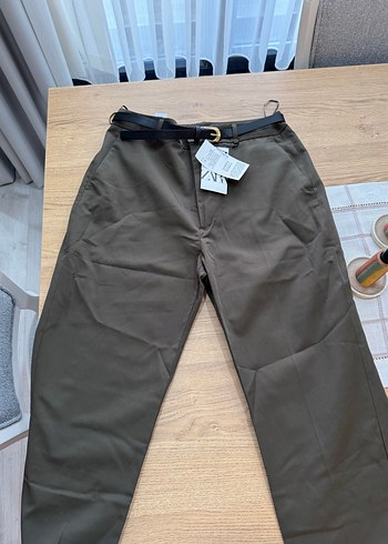 Zara.haki havuç pantolon etiketi üzerinde - Görsel 3