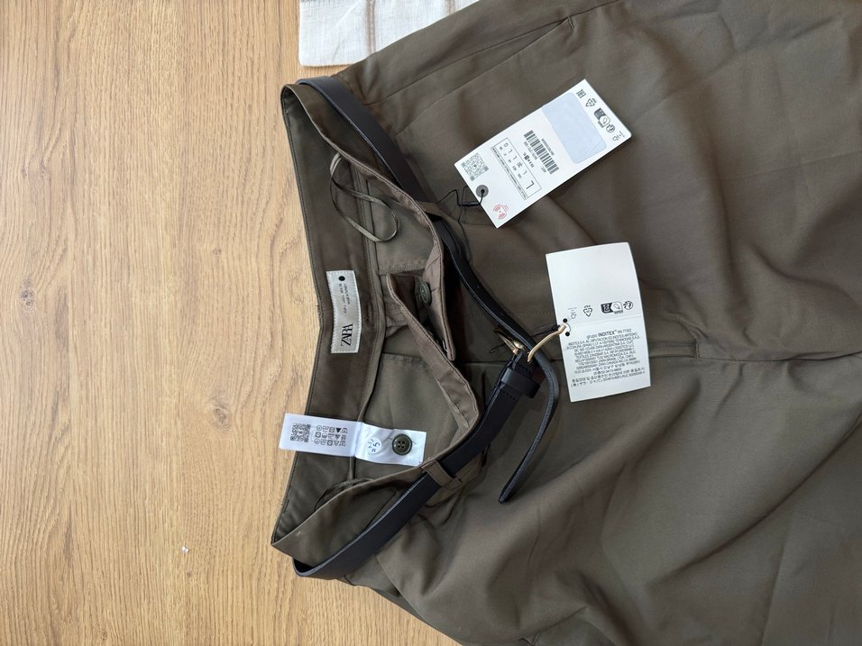Zara.haki havuç pantolon etiketi üzerinde - Görsel 5