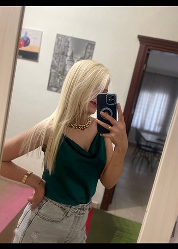 Yeşil saten askılı bluz - Görsel 2