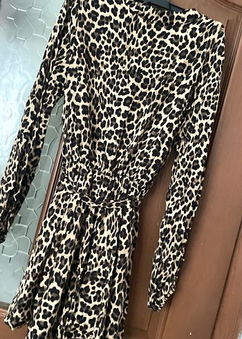 Leopar Desenli kadın mini şortlu elbise - Görsel 5
