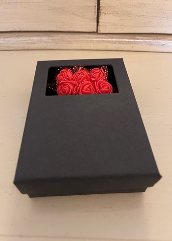 Altın Renkli Mini Çiçek Detaylı Zincir Kolye - Görsel 2