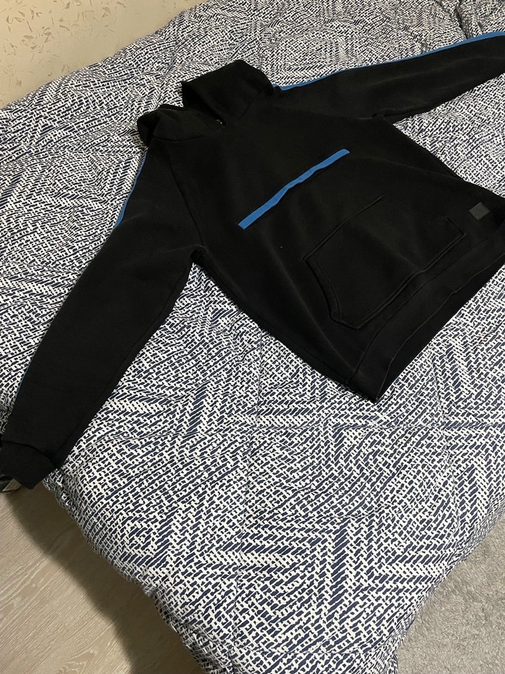 Siyah Kapüşonlu Sweatshirt  Mavi Detaylı | Rahat Kesim - Görsel 3