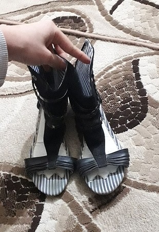 siyah babet