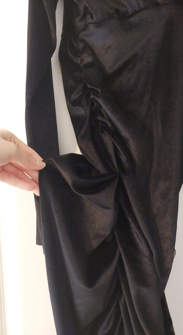 Uzun Kollu Siyah Midi V Yaka Gotik Kadife Elbise - Görsel 2