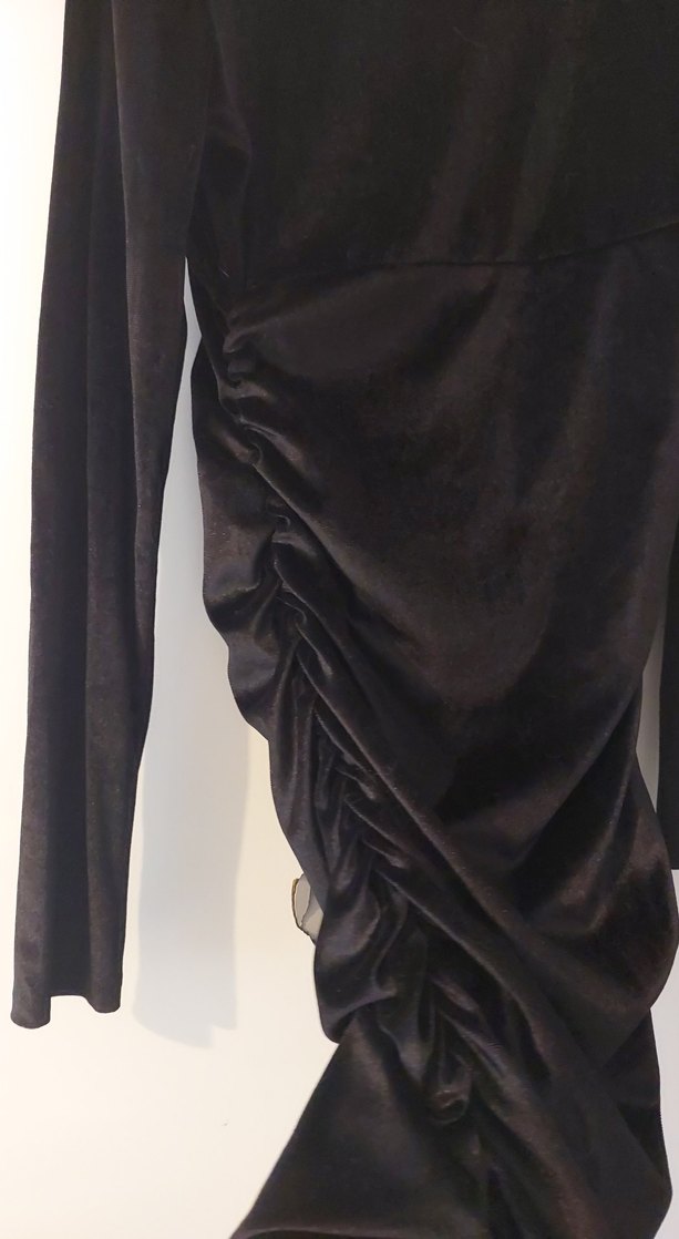 Uzun Kollu Siyah Midi V Yaka Gotik Kadife Elbise - Görsel 4