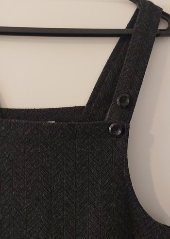 Kızlar için Siyah Yün Düğmeli Askılı Elbise - Görsel 3