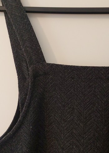 Kızlar için Siyah Yün Düğmeli Askılı Elbise - Görsel 7