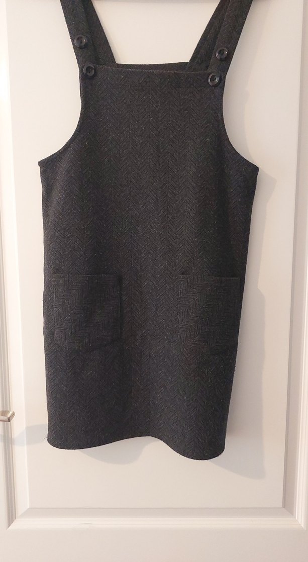 Kızlar için Siyah Yün Düğmeli Askılı Elbise - Görsel 5