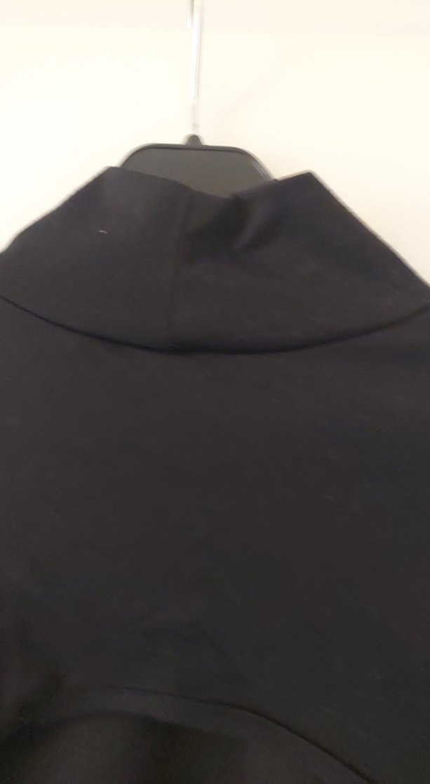 Yüksek Yakalı Siyah Sırt dekolteli Kadın Bluz - Görsel 2