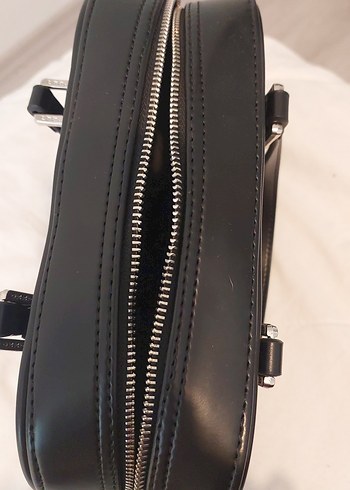 Siyah Deri Kadın Çanta - Minimalist Şıklık - Görsel 3