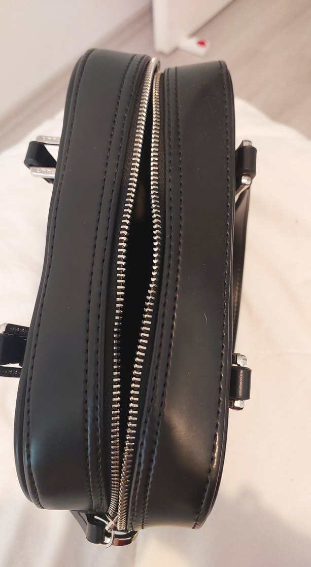 Siyah Deri Kadın Çanta - Minimalist Şıklık - Görsel 3