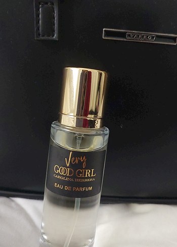 Kadın Parfümü Very Good Girl 50 ml - Görsel 3