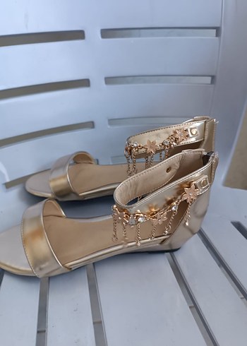 Altın Renkli Tokalı Dolgu Topuklu Kadın Abiye Ayakkabı - Görsel 2