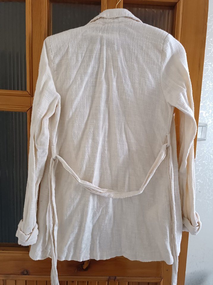 Düğmeli Beyaz Keten Midi Kadın Ceket - Görsel 2