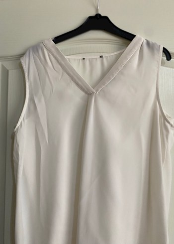 3lü takım 
Beyaz V Yakalı Kolsuz Kadın Atlet Etek - Görsel 2