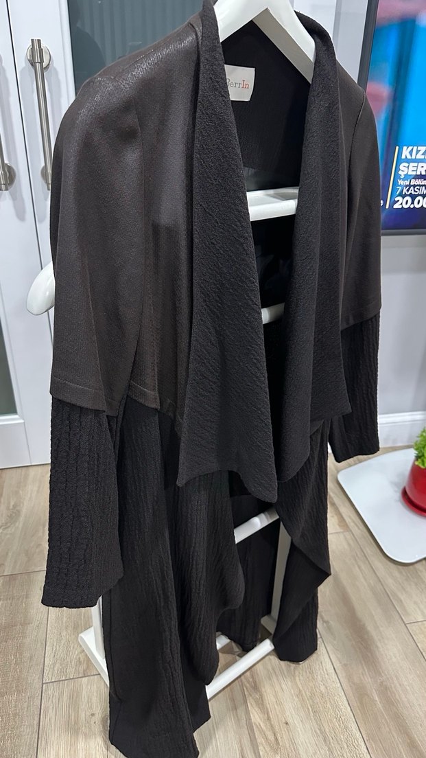 Siyah Deri Drapeli Uzun Kadın Kaban - Görsel 2