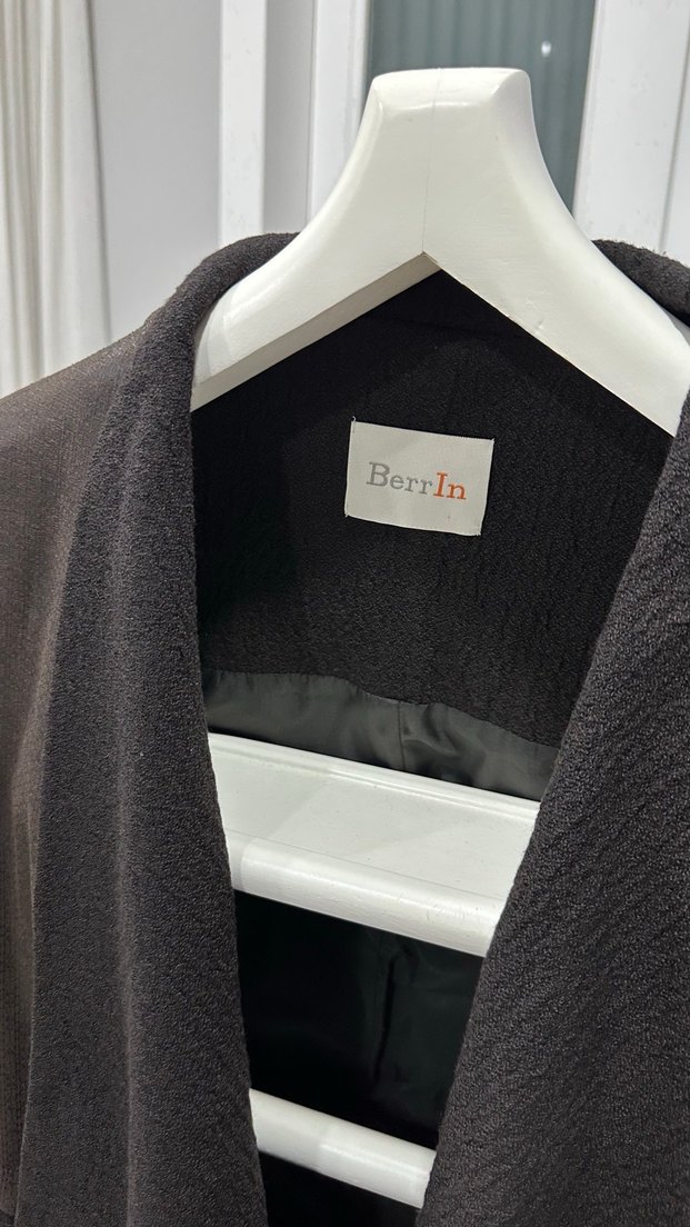 Siyah Deri Drapeli Uzun Kadın Kaban - Görsel 4