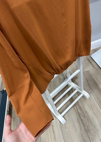 Kahverengi Yüksek Yakalı Kadın Bluz - Görsel 2