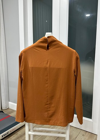 Kahverengi Yüksek Yakalı Kadın Bluz - Görsel 3